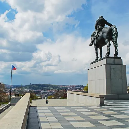 公寓 Boris' Vitkov Monument *